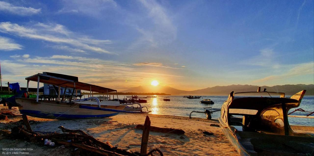 Creative Bungalow Beach Front Quần đảo Gili Ngoại thất bức ảnh