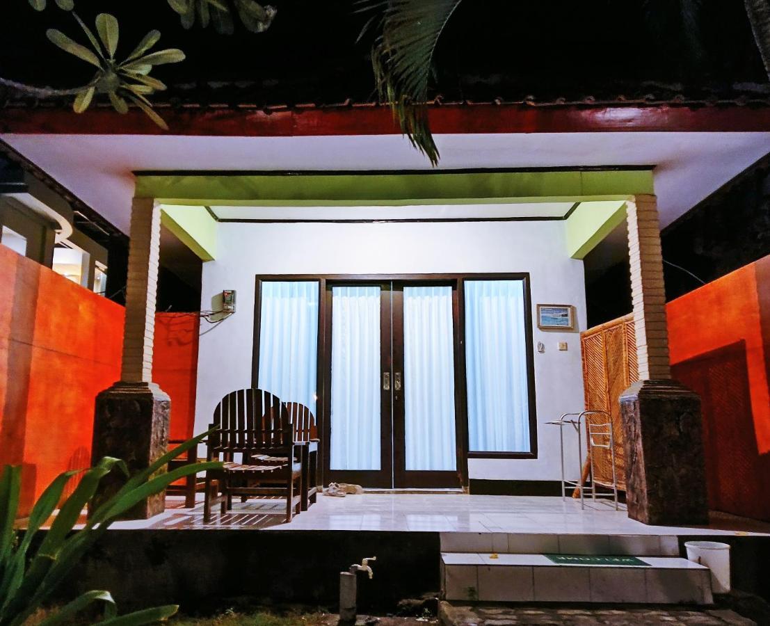 Creative Bungalow Beach Front Quần đảo Gili Ngoại thất bức ảnh